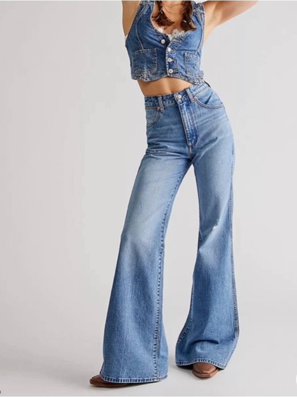 Wrangler Wanderer 622 High-Rise Flare Jeans